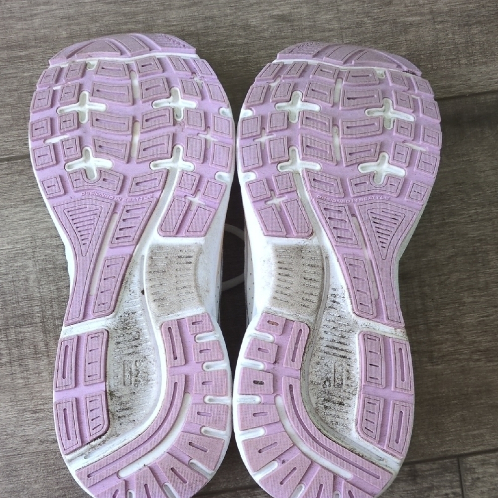 Brooks Women's White and Pink Athletic Shoes - Picture 6 of 6